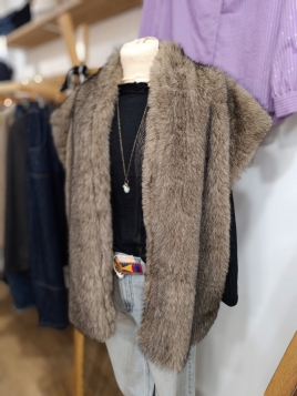 Veste fausse fourrure...